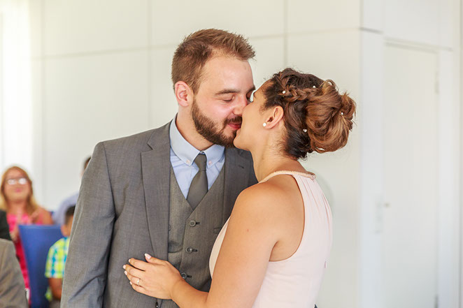 Hochzeitsfoto Kuss